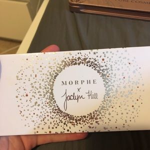 Jaclyn hill x morphe palette.
